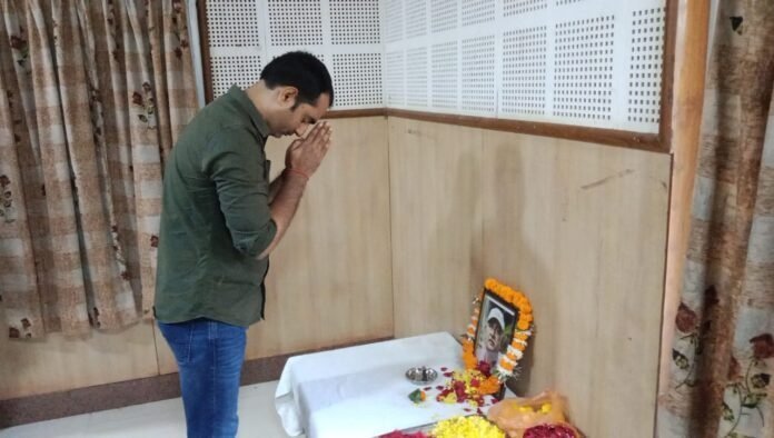 वरिष्ठ फोटो जनलिस्ट विनय शर्मा को दी श्रद्धांजलि, रायपुर प्रेस क्लब में शोक सभा का आयोजन