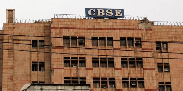 CBSE 2026: 10वीं बोर्ड परीक्षाओं के अंक पैटर्न में अहम बदलाव, जानें थ्योरी, प्रैक्टिकल और IA का विभाजन
