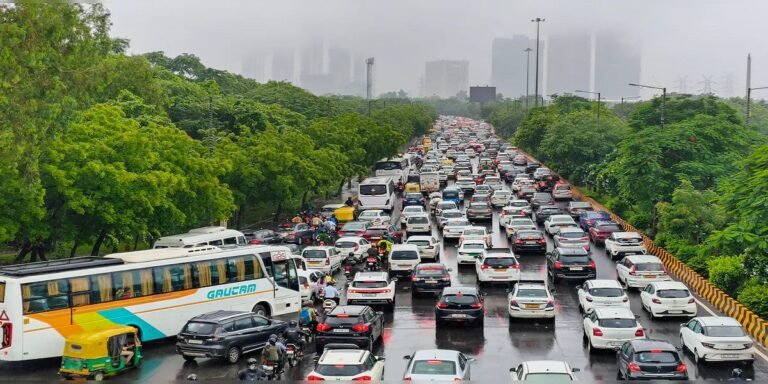 दिल्ली ट्रैफिक अलर्ट: जाम से बचना है तो आज ही अपनाएं ये वैकल्पिक रूट, यातायात पुलिस ने जारी की खास एडवाइजरी