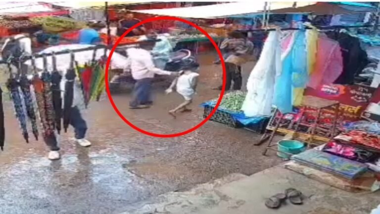CG Crime: अपहरण की वारदात नाकाम – नाकाबंदी से घबराया अपहरणकर्ता, बच्ची को छोड़कर फरार… पुलिस ने मासूम को सकुशल किया बरामद