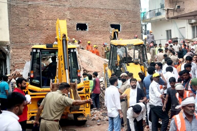Delhi MCD Action: सत्य निकेतन हादसे के बाद MCD का एक्शन तेज, 7 मकान सील और 24 ध्वस्त; 35 को नोटिस